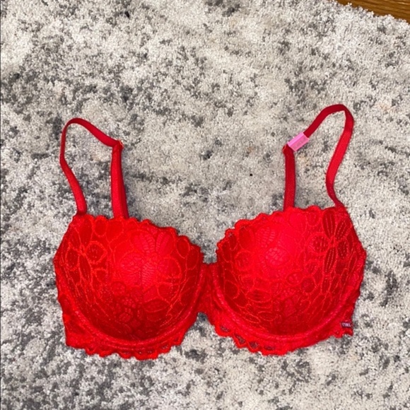 CUTE RED VICTORIA'S SECRET PUSH UP BRA (SIZE 32DD) - Picture 2 of 5